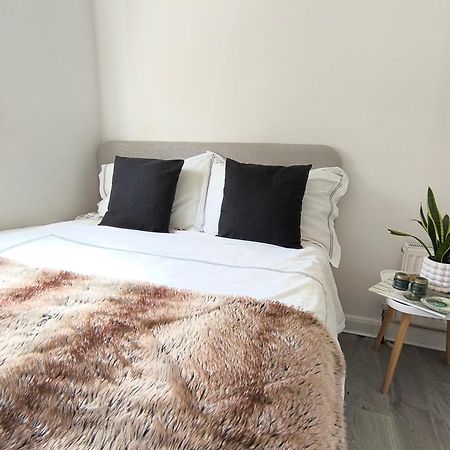 Bright Chiswick Apartment - Great Location Londýn Exteriér fotografie