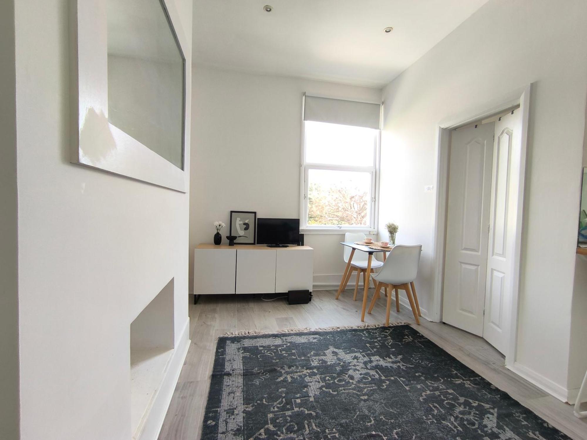 Bright Chiswick Apartment - Great Location Londýn Exteriér fotografie